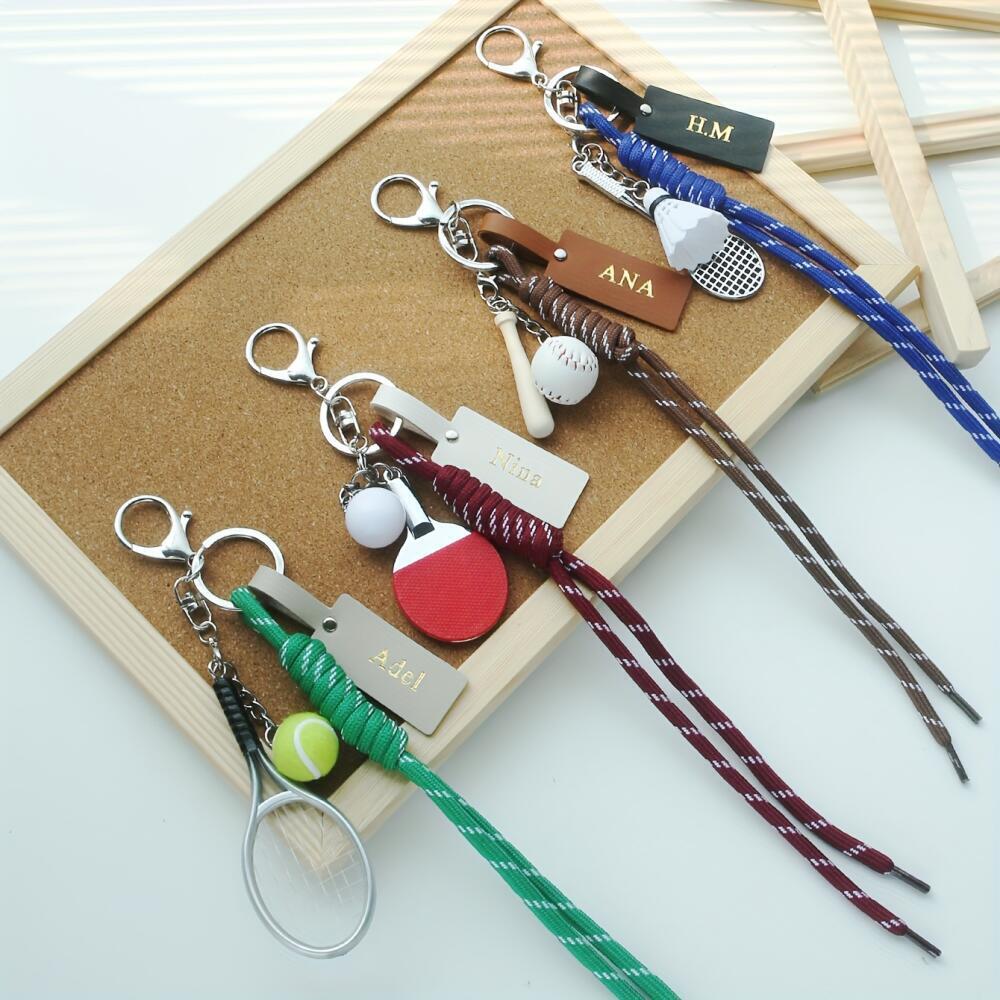 سلسلة مفاتيح رياضية مخصصة بالا - مراجعة Monogram Keychain Leather وسعره