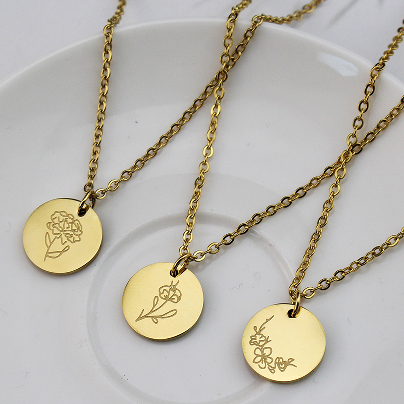 قلادة التيتانيوم الصلب مع قلاد - مراجعة Birth Flower Necklace وسعره