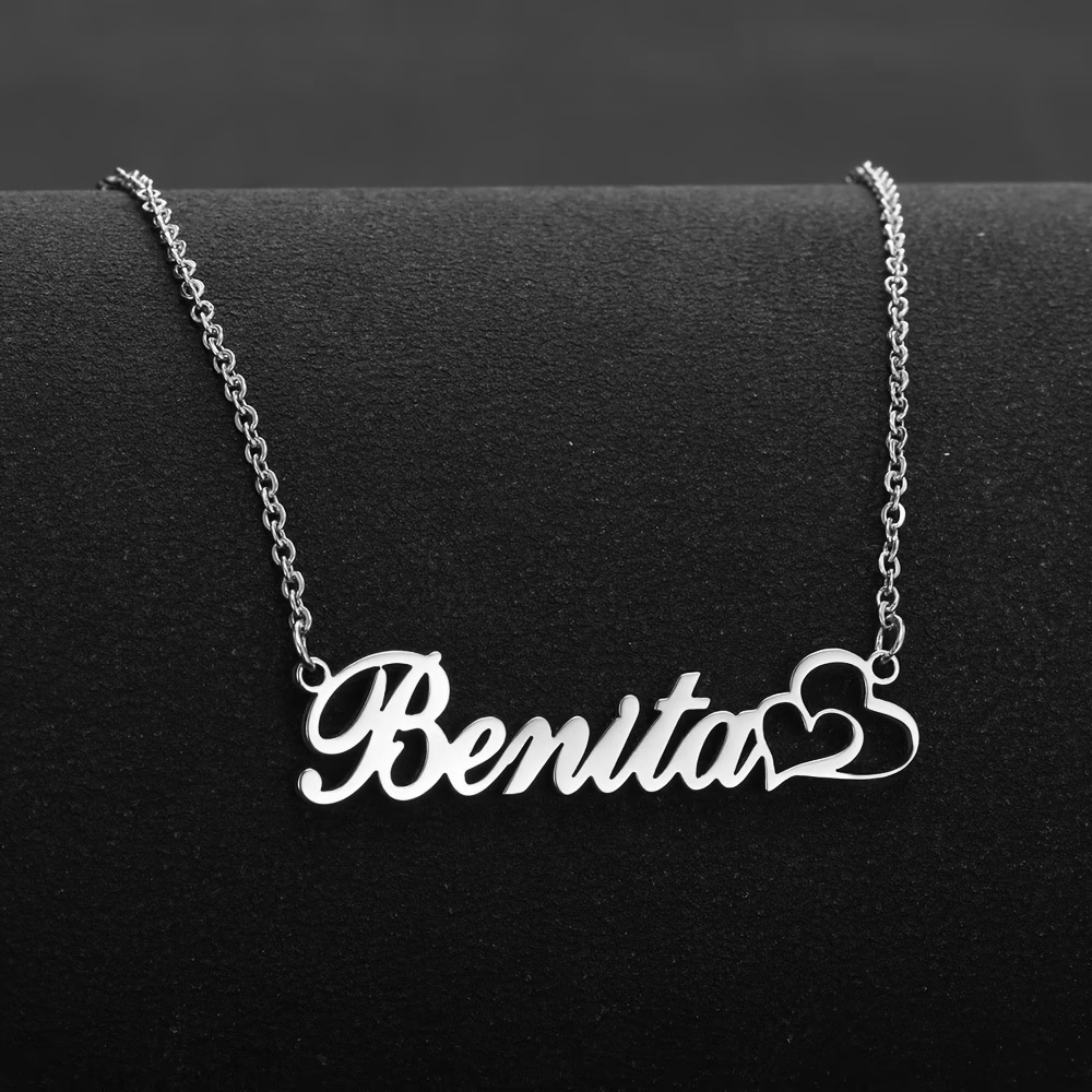 قلادة مخصصة على شكل قلب مزدوج  - مراجعة Name Necklace Custom وسعره